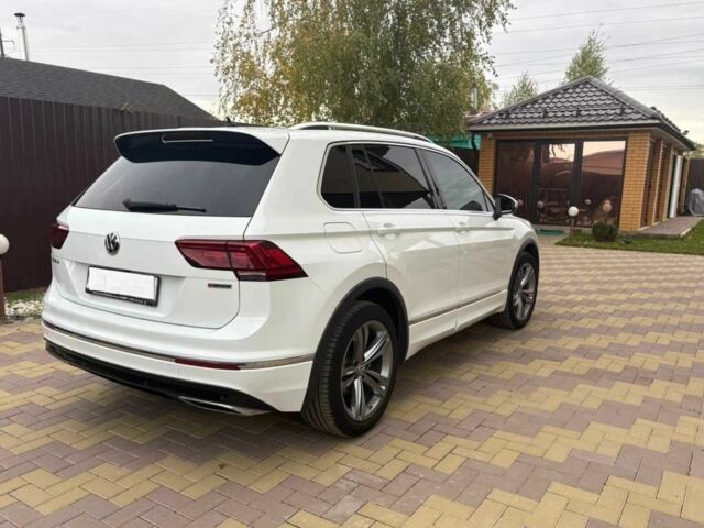 Белый Фольксваген Тигуан, объемом двигателя 2 л и пробегом 143 тыс. км за 19999 $, фото 1 на Automoto.ua