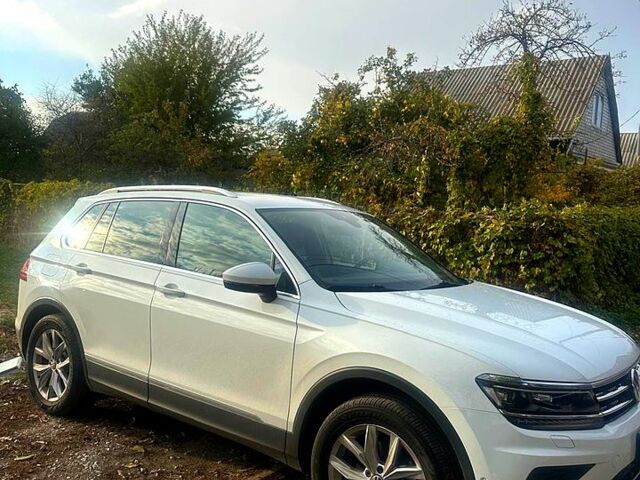 Белый Фольксваген Тигуан, объемом двигателя 2 л и пробегом 98 тыс. км за 29000 $, фото 2 на Automoto.ua