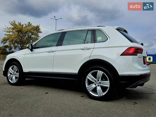 Білий Фольксваген Тігуан, об'ємом двигуна 2 л та пробігом 170 тис. км за 28500 $, фото 5 на Automoto.ua