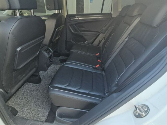 Белый Фольксваген Тигуан, объемом двигателя 2 л и пробегом 43 тыс. км за 19900 $, фото 19 на Automoto.ua