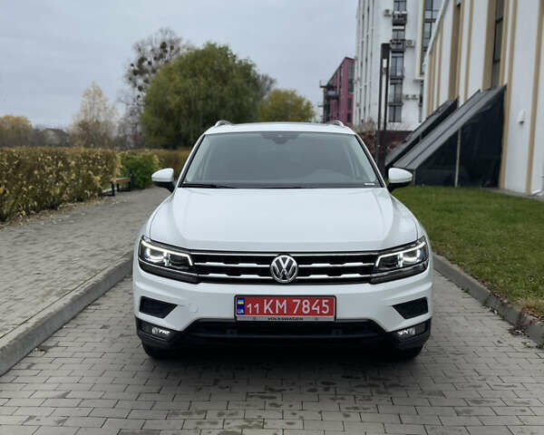 Белый Фольксваген Тигуан, объемом двигателя 0 л и пробегом 76 тыс. км за 22700 $, фото 5 на Automoto.ua