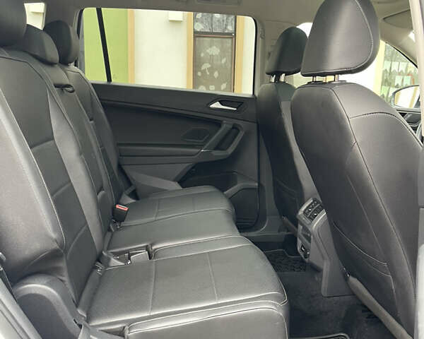 Белый Фольксваген Тигуан, объемом двигателя 0 л и пробегом 76 тыс. км за 22700 $, фото 12 на Automoto.ua