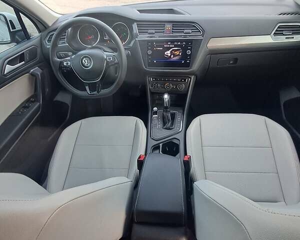 Білий Фольксваген Тігуан, об'ємом двигуна 2 л та пробігом 142 тис. км за 17200 $, фото 9 на Automoto.ua