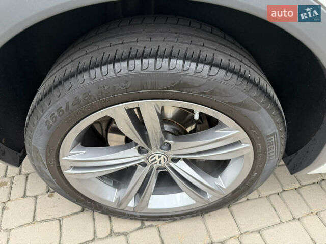 Белый Фольксваген Тигуан, объемом двигателя 2 л и пробегом 245 тыс. км за 28800 $, фото 15 на Automoto.ua