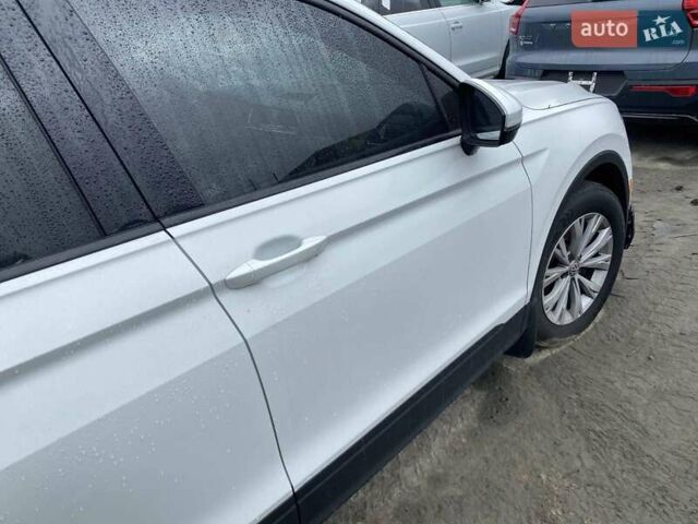 Білий Фольксваген Тігуан, об'ємом двигуна 2 л та пробігом 149 тис. км за 11300 $, фото 8 на Automoto.ua