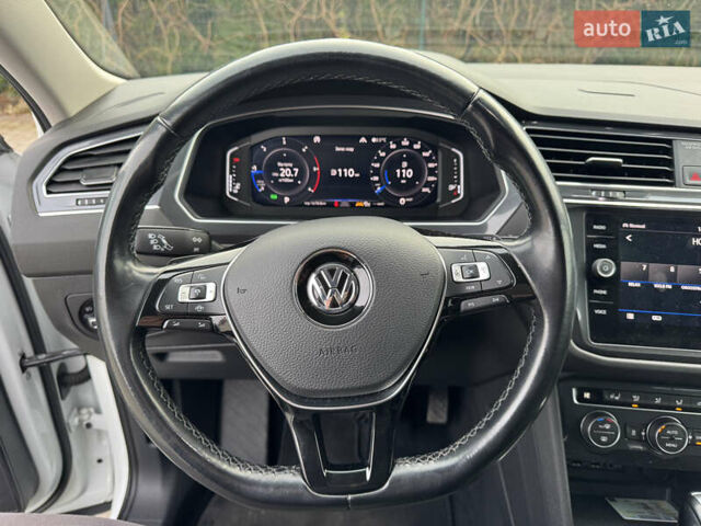 Білий Фольксваген Тігуан, об'ємом двигуна 2 л та пробігом 186 тис. км за 29999 $, фото 58 на Automoto.ua