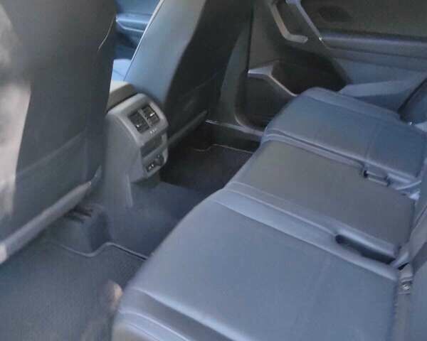 Белый Фольксваген Тигуан, объемом двигателя 2 л и пробегом 58 тыс. км за 22500 $, фото 2 на Automoto.ua