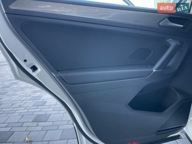 Белый Фольксваген Тигуан, объемом двигателя 1.98 л и пробегом 186 тыс. км за 27500 $, фото 29 на Automoto.ua