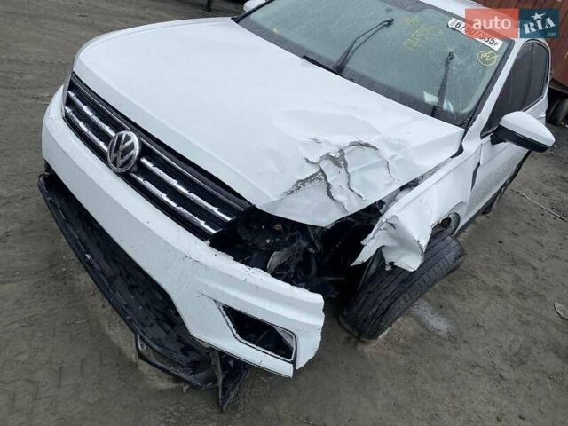 Білий Фольксваген Тігуан, об'ємом двигуна 2 л та пробігом 149 тис. км за 11300 $, фото 9 на Automoto.ua