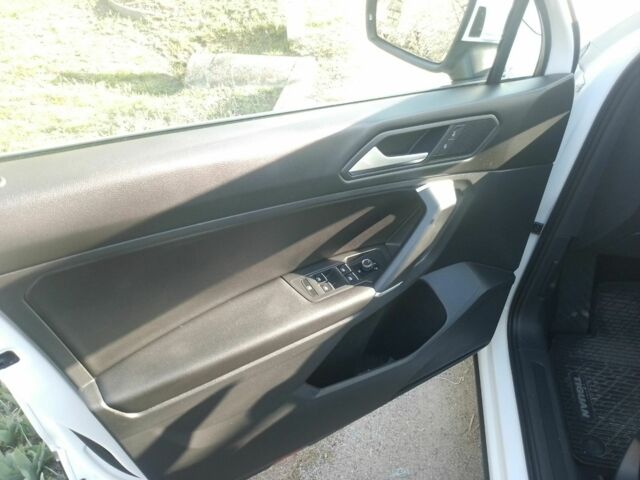 Білий Фольксваген Тігуан, об'ємом двигуна 2 л та пробігом 50 тис. км за 26500 $, фото 16 на Automoto.ua