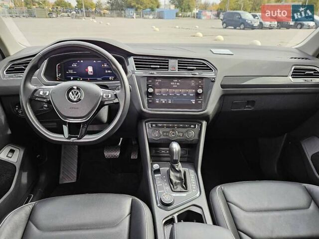 Білий Фольксваген Тігуан, об'ємом двигуна 2 л та пробігом 170 тис. км за 28500 $, фото 25 на Automoto.ua