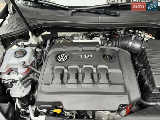 Белый Фольксваген Тигуан, объемом двигателя 2 л и пробегом 245 тыс. км за 28800 $, фото 21 на Automoto.ua