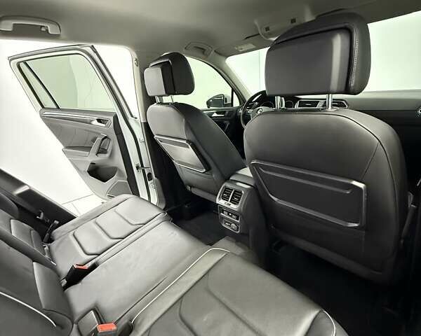 Білий Фольксваген Тігуан, об'ємом двигуна 1.97 л та пробігом 40 тис. км за 31500 $, фото 35 на Automoto.ua