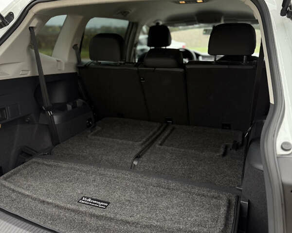 Белый Фольксваген Тигуан, объемом двигателя 2 л и пробегом 88 тыс. км за 25000 $, фото 18 на Automoto.ua