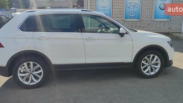 Белый Фольксваген Тигуан, объемом двигателя 1.97 л и пробегом 98 тыс. км за 30000 $, фото 6 на Automoto.ua