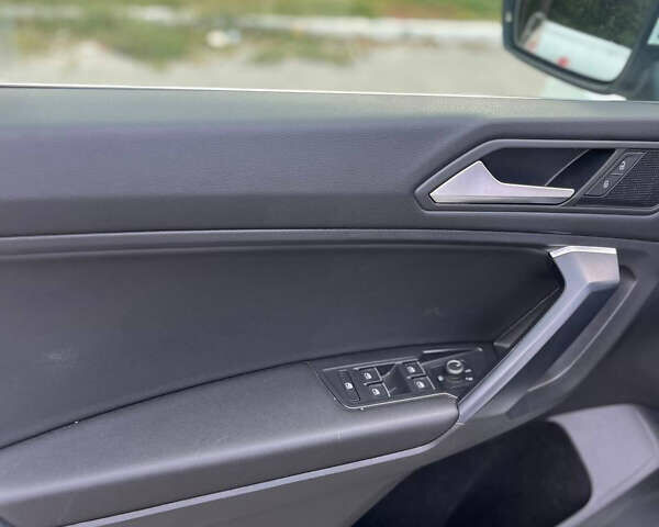 Белый Фольксваген Тигуан, объемом двигателя 1.98 л и пробегом 37 тыс. км за 25500 $, фото 15 на Automoto.ua