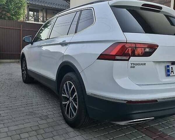 Белый Фольксваген Тигуан, объемом двигателя 2 л и пробегом 79 тыс. км за 17000 $, фото 4 на Automoto.ua