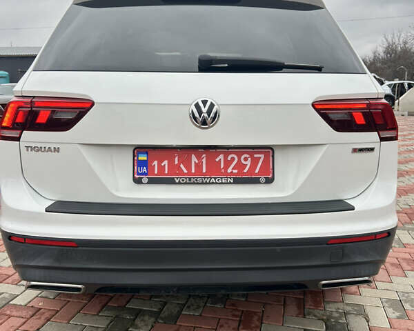 Белый Фольксваген Тигуан, объемом двигателя 0 л и пробегом 82 тыс. км за 21500 $, фото 4 на Automoto.ua