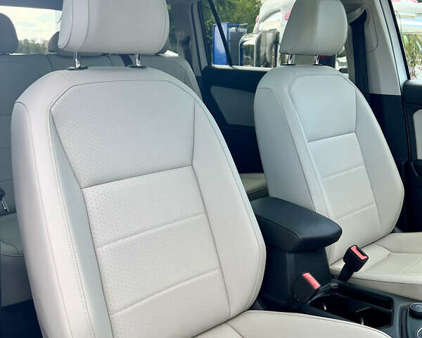 Белый Фольксваген Тигуан, объемом двигателя 2 л и пробегом 73 тыс. км за 22999 $, фото 12 на Automoto.ua