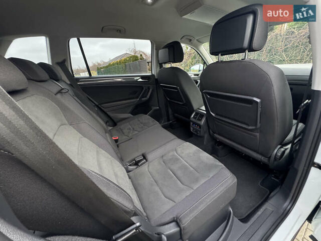 Білий Фольксваген Тігуан, об'ємом двигуна 2 л та пробігом 186 тис. км за 29999 $, фото 42 на Automoto.ua