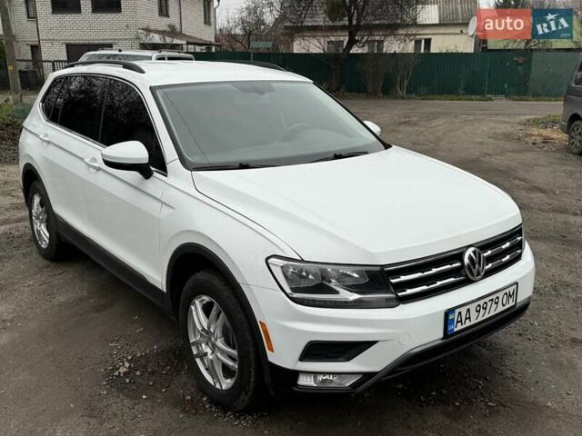 Белый Фольксваген Тигуан, объемом двигателя 2 л и пробегом 99 тыс. км за 17200 $, фото 1 на Automoto.ua