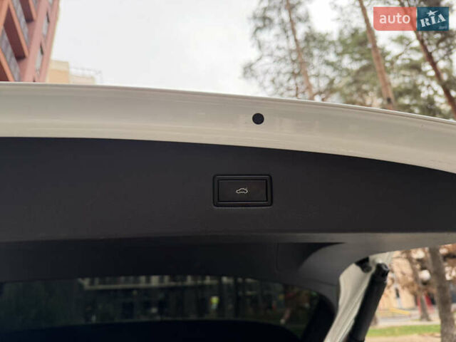 Белый Фольксваген Тигуан, объемом двигателя 2 л и пробегом 245 тыс. км за 28800 $, фото 26 на Automoto.ua