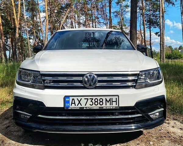 Белый Фольксваген Тигуан, объемом двигателя 1.98 л и пробегом 30 тыс. км за 22100 $, фото 2 на Automoto.ua