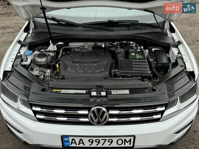 Белый Фольксваген Тигуан, объемом двигателя 2 л и пробегом 99 тыс. км за 17200 $, фото 8 на Automoto.ua
