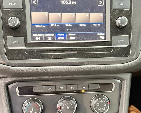 Белый Фольксваген Тигуан, объемом двигателя 2 л и пробегом 49 тыс. км за 12900 $, фото 7 на Automoto.ua