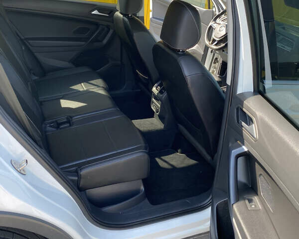 Білий Фольксваген Тігуан, об'ємом двигуна 0 л та пробігом 93 тис. км за 21500 $, фото 17 на Automoto.ua