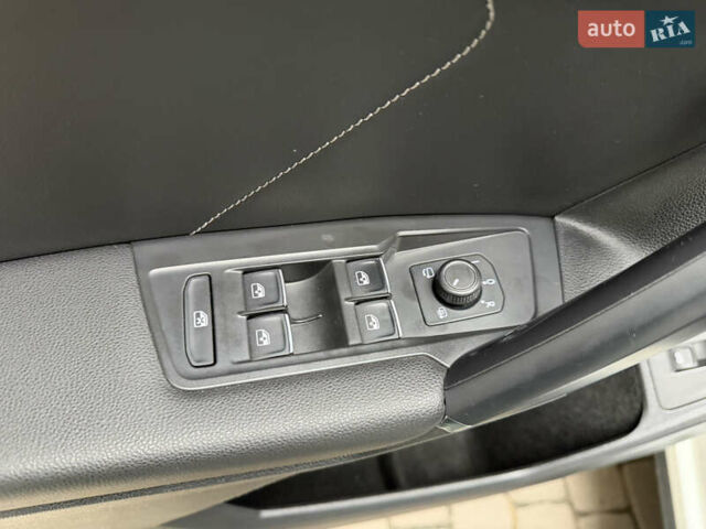 Белый Фольксваген Тигуан, объемом двигателя 2 л и пробегом 245 тыс. км за 28800 $, фото 31 на Automoto.ua