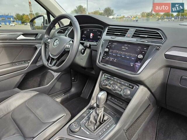 Білий Фольксваген Тігуан, об'ємом двигуна 2 л та пробігом 170 тис. км за 28500 $, фото 38 на Automoto.ua