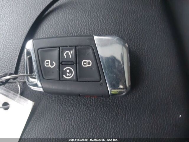 Білий Фольксваген Тігуан, об'ємом двигуна 2 л та пробігом 77 тис. км за 11450 $, фото 8 на Automoto.ua