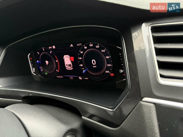 Белый Фольксваген Тигуан, объемом двигателя 2 л и пробегом 245 тыс. км за 28800 $, фото 51 на Automoto.ua