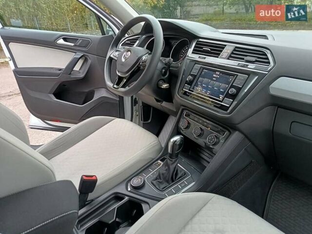 Белый Фольксваген Тигуан, объемом двигателя 1.98 л и пробегом 57 тыс. км за 18900 $, фото 14 на Automoto.ua