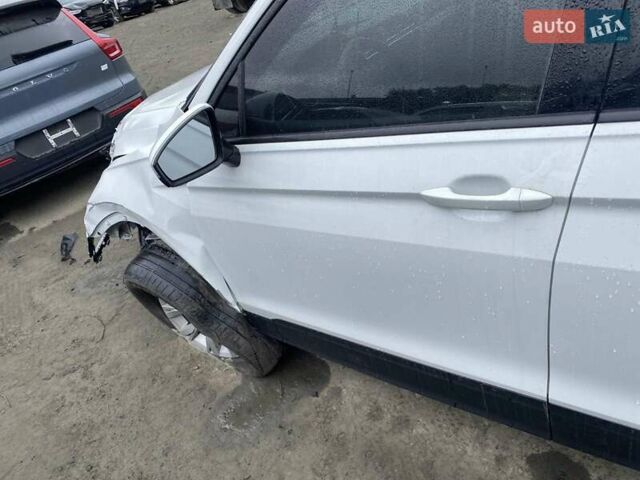 Білий Фольксваген Тігуан, об'ємом двигуна 2 л та пробігом 149 тис. км за 11300 $, фото 7 на Automoto.ua