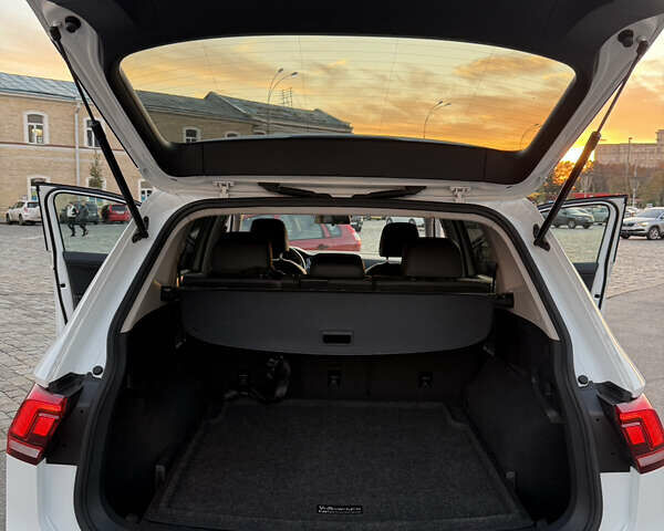 Білий Фольксваген Тігуан, об'ємом двигуна 1.98 л та пробігом 54 тис. км за 23700 $, фото 14 на Automoto.ua