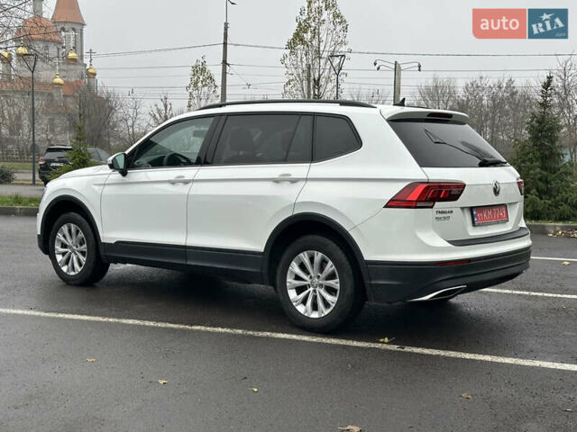 Белый Фольксваген Тигуан, объемом двигателя 0 л и пробегом 145 тыс. км за 15900 $, фото 2 на Automoto.ua