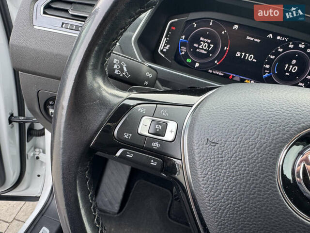 Білий Фольксваген Тігуан, об'ємом двигуна 2 л та пробігом 186 тис. км за 29999 $, фото 59 на Automoto.ua