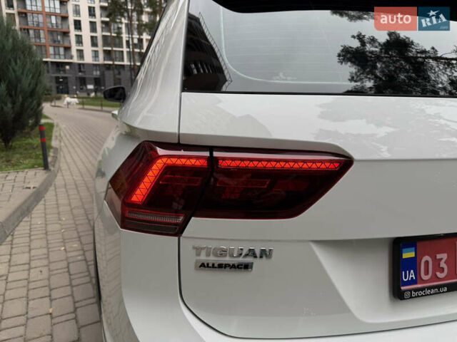 Белый Фольксваген Тигуан, объемом двигателя 2 л и пробегом 245 тыс. км за 28800 $, фото 12 на Automoto.ua