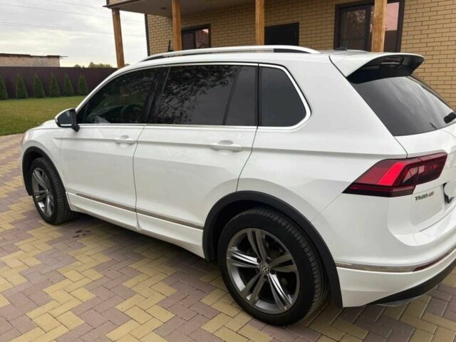 Белый Фольксваген Тигуан, объемом двигателя 2 л и пробегом 143 тыс. км за 19999 $, фото 2 на Automoto.ua