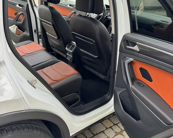 Белый Фольксваген Тигуан, объемом двигателя 1.97 л и пробегом 76 тыс. км за 37900 $, фото 24 на Automoto.ua