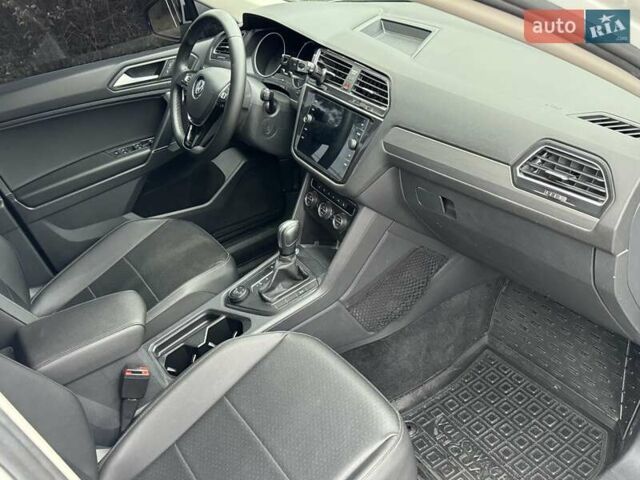 Белый Фольксваген Тигуан, объемом двигателя 2 л и пробегом 99 тыс. км за 17200 $, фото 13 на Automoto.ua