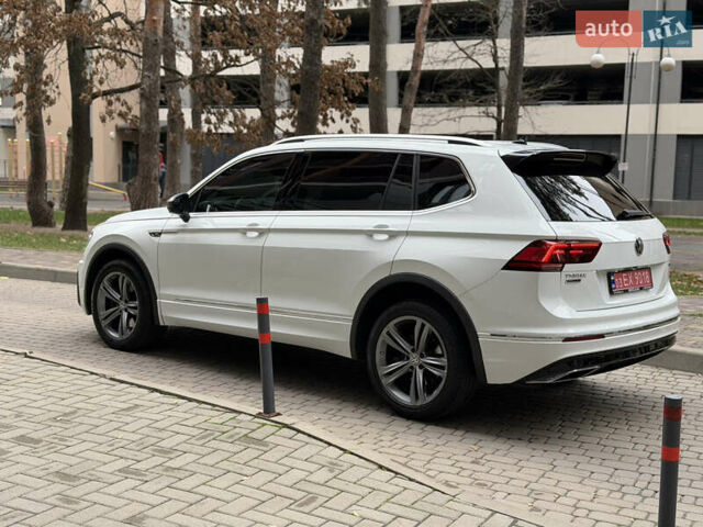 Белый Фольксваген Тигуан, объемом двигателя 2 л и пробегом 245 тыс. км за 28800 $, фото 11 на Automoto.ua