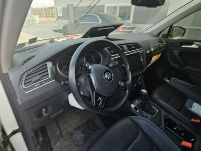 Белый Фольксваген Тигуан, объемом двигателя 2 л и пробегом 43 тыс. км за 19900 $, фото 15 на Automoto.ua