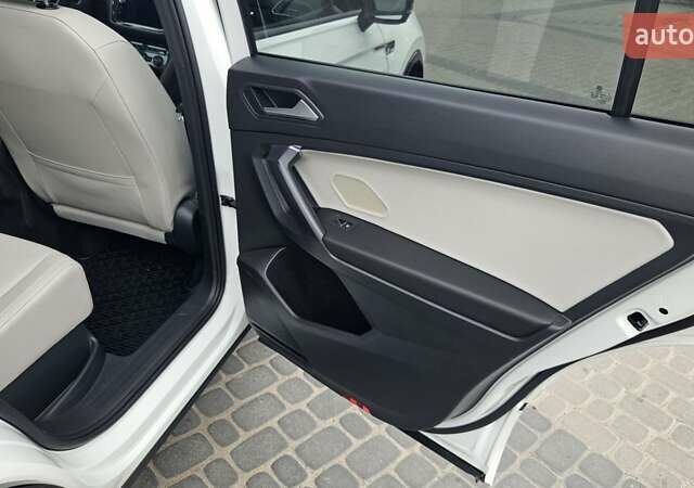 Белый Фольксваген Тигуан, объемом двигателя 1.98 л и пробегом 187 тыс. км за 21900 $, фото 35 на Automoto.ua