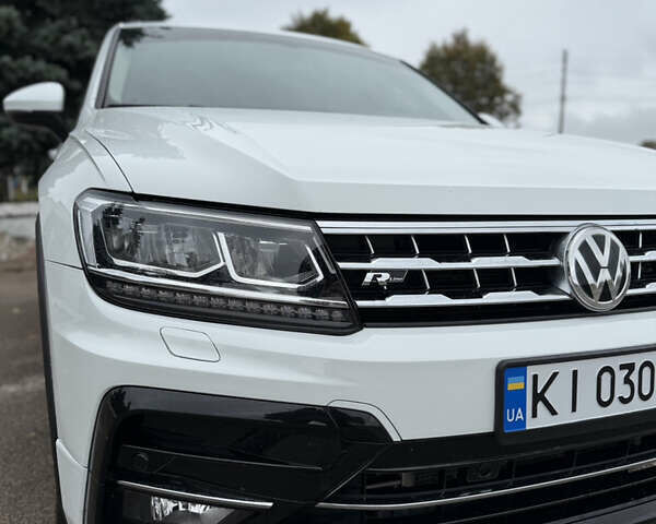 Белый Фольксваген Тигуан, объемом двигателя 2 л и пробегом 88 тыс. км за 25000 $, фото 2 на Automoto.ua
