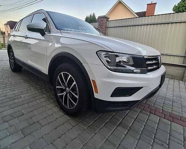 Белый Фольксваген Тигуан, объемом двигателя 2 л и пробегом 79 тыс. км за 17000 $, фото 2 на Automoto.ua