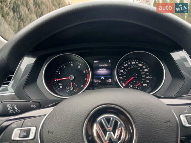 Белый Фольксваген Тигуан, объемом двигателя 2 л и пробегом 143 тыс. км за 17850 $, фото 10 на Automoto.ua