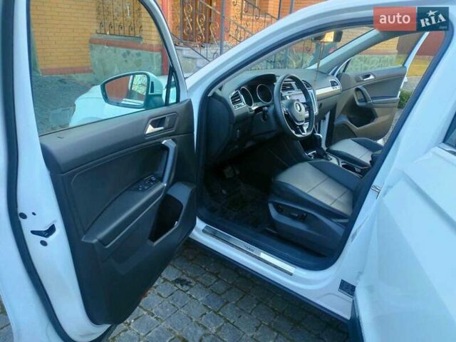 Белый Фольксваген Тигуан, объемом двигателя 2 л и пробегом 58 тыс. км за 22500 $, фото 8 на Automoto.ua
